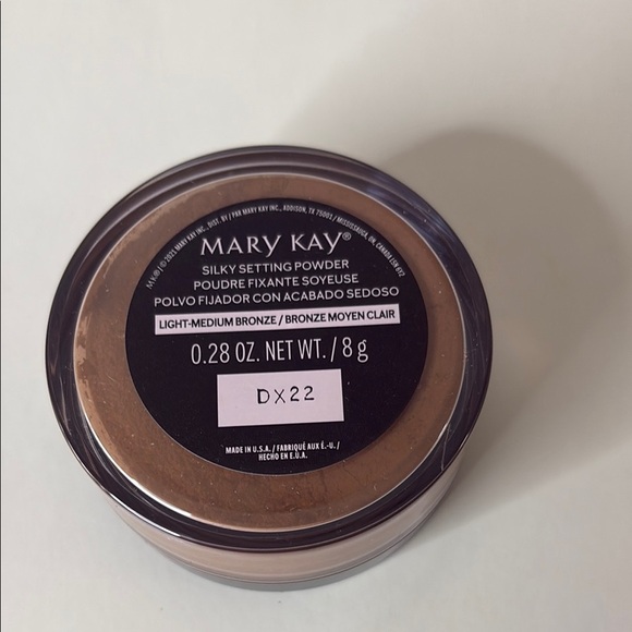 Mary Kay Brown Setting Powder for a Flawless Finish - Picture 1 of 4